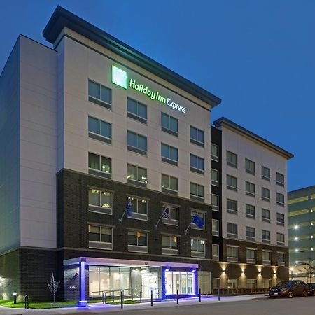 Holiday Inn Express - Milwaukee Downtown By Ihg Zewnętrze zdjęcie