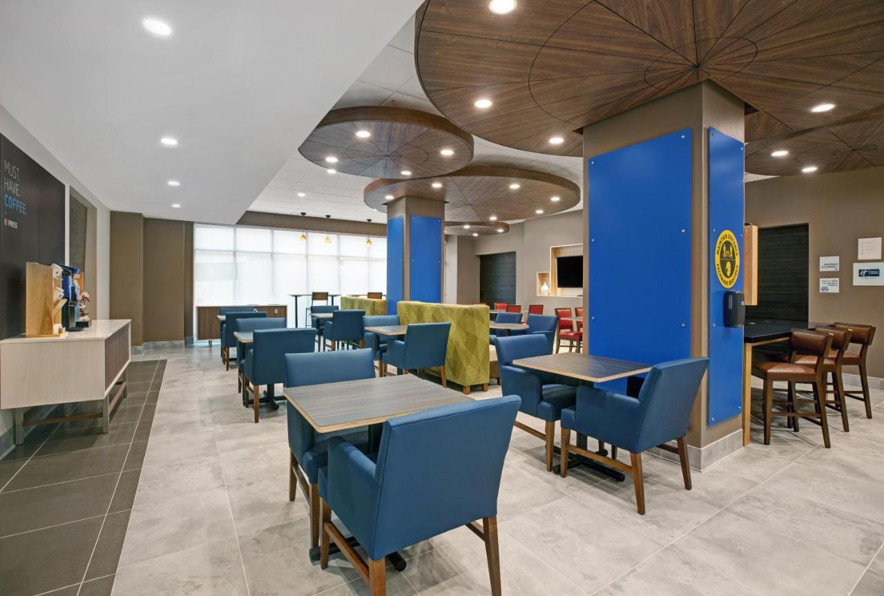 Holiday Inn Express - Milwaukee Downtown By Ihg Zewnętrze zdjęcie