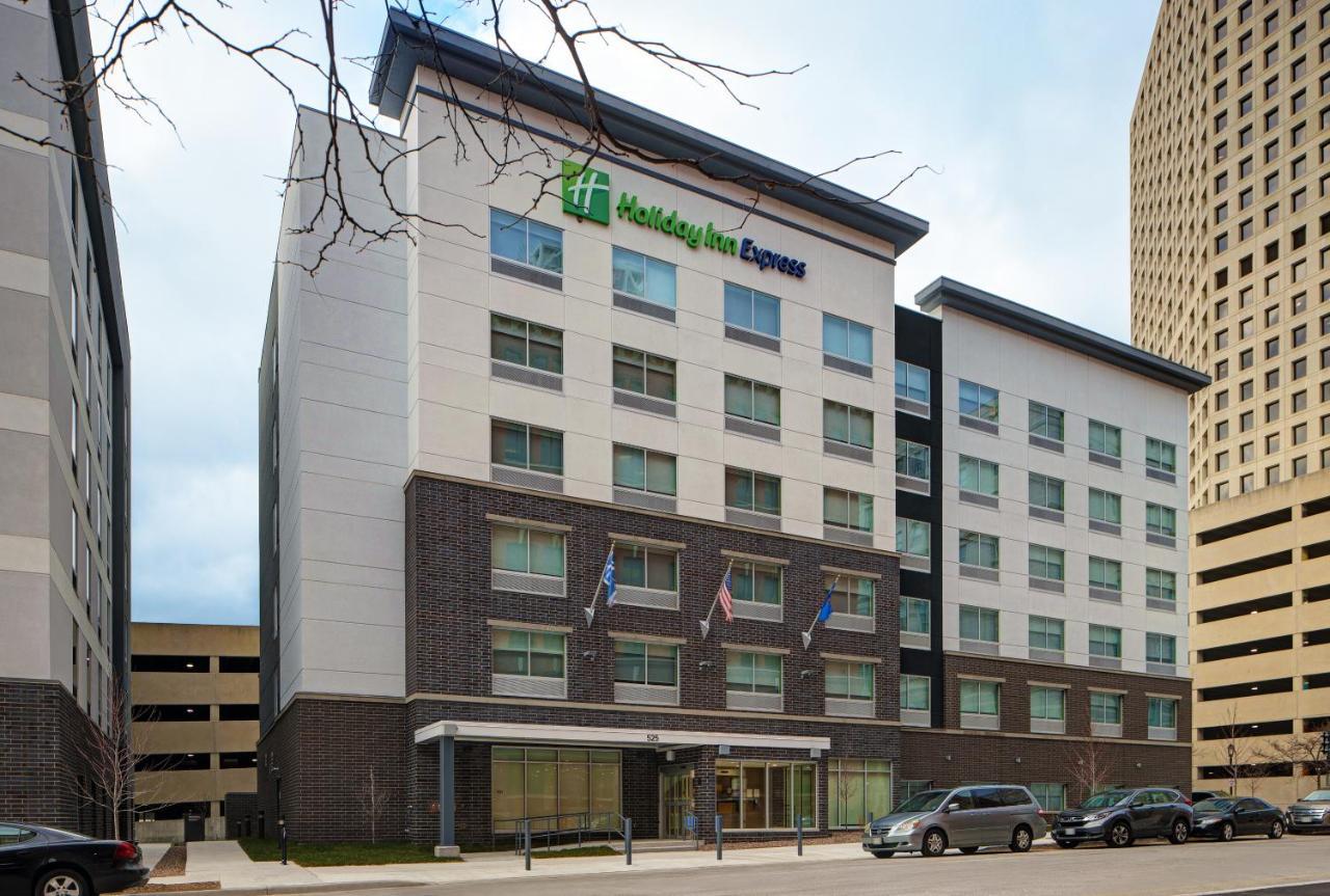 Holiday Inn Express - Milwaukee Downtown By Ihg Zewnętrze zdjęcie