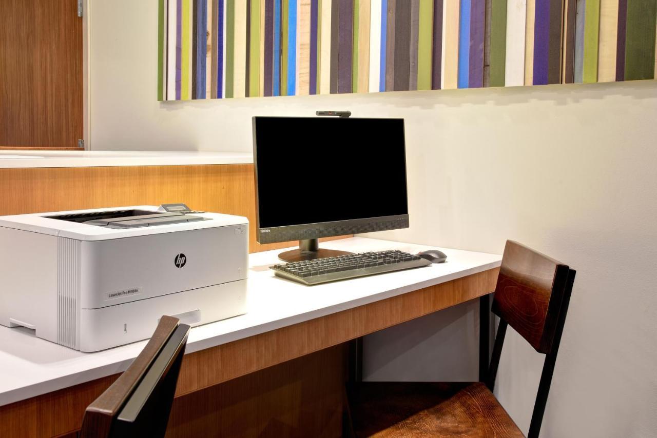 Holiday Inn Express - Milwaukee Downtown By Ihg Zewnętrze zdjęcie