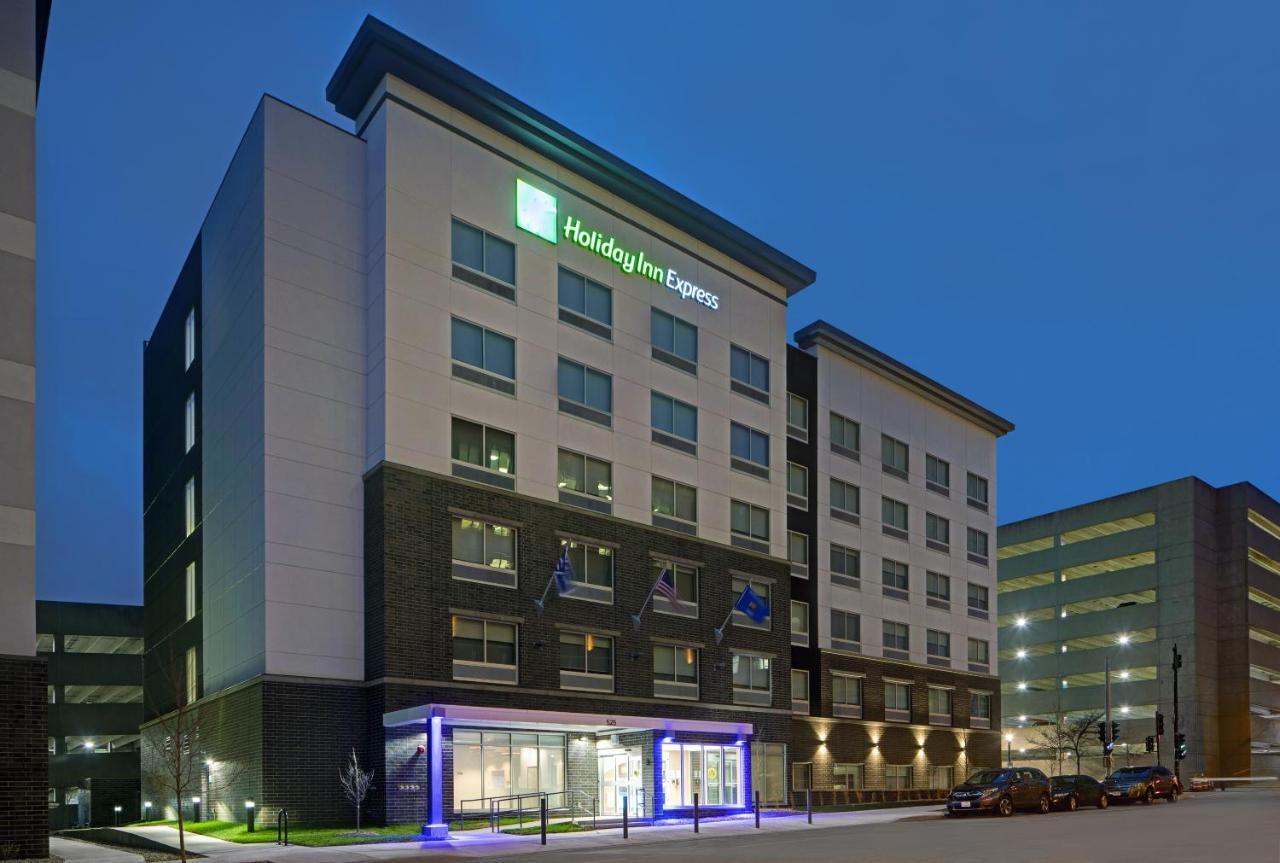 Holiday Inn Express - Milwaukee Downtown By Ihg Zewnętrze zdjęcie