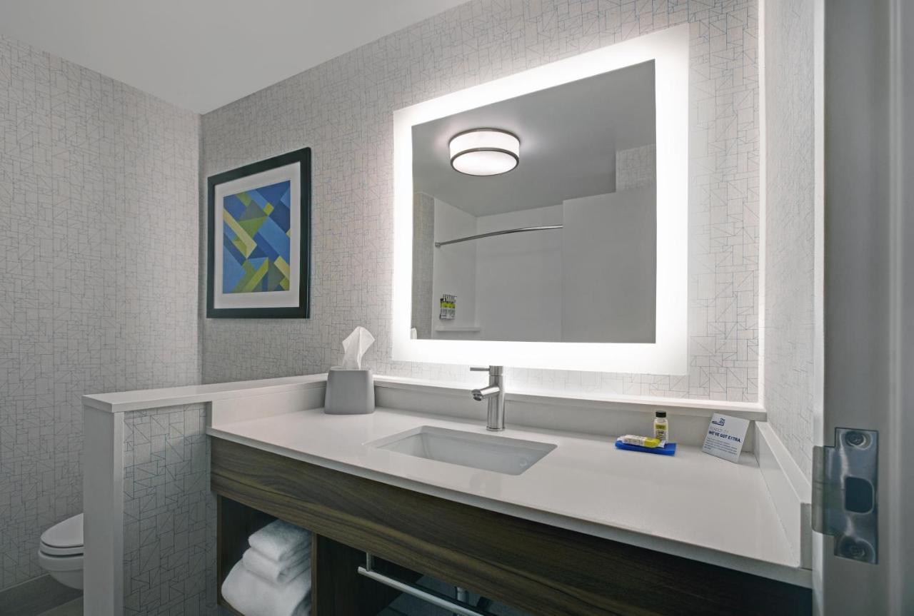 Holiday Inn Express - Milwaukee Downtown By Ihg Zewnętrze zdjęcie