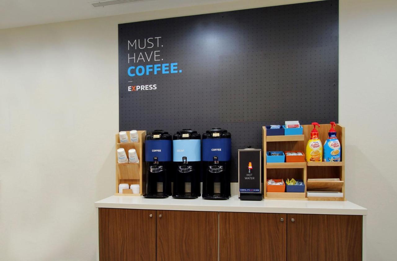 Holiday Inn Express - Milwaukee Downtown By Ihg Zewnętrze zdjęcie
