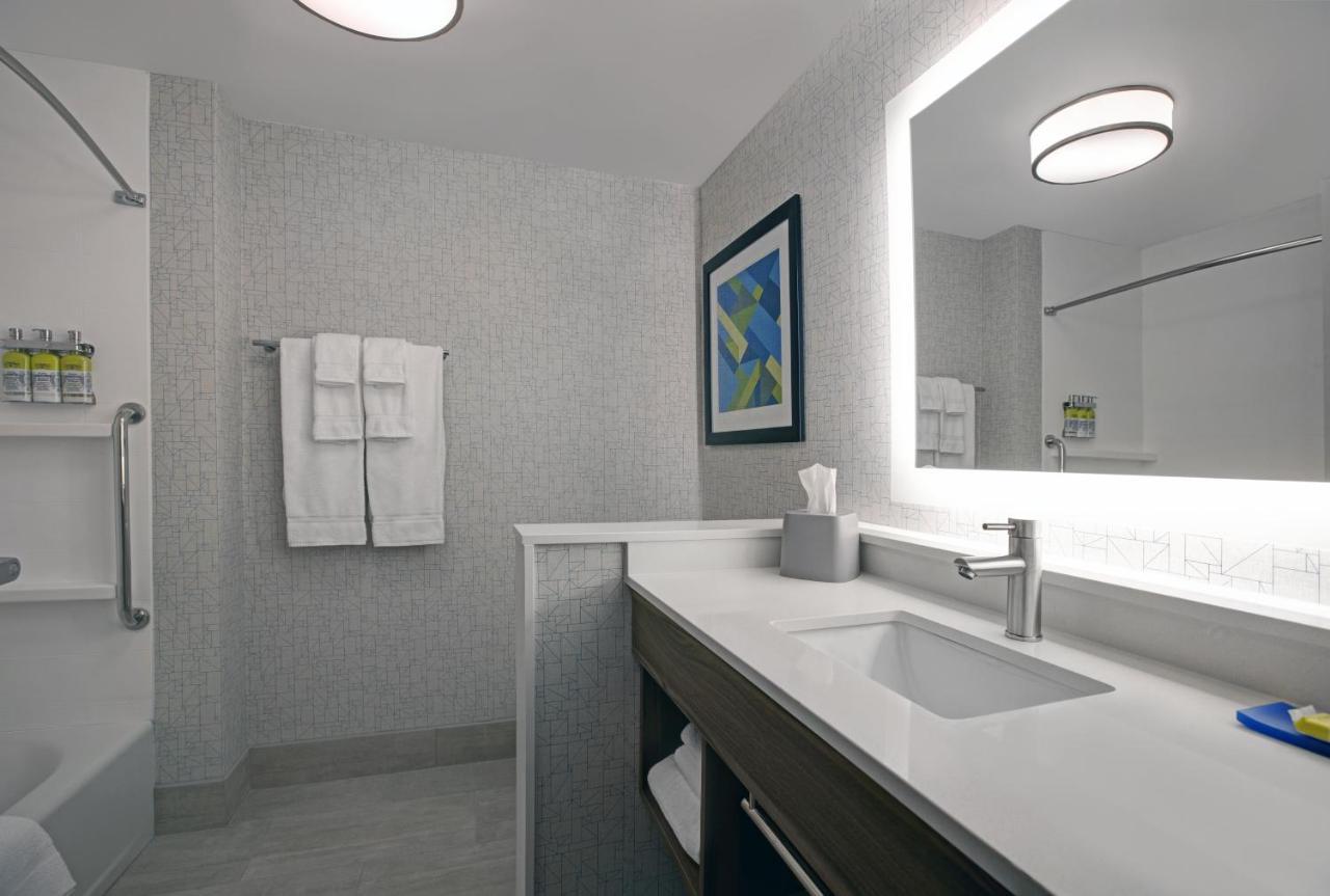Holiday Inn Express - Milwaukee Downtown By Ihg Zewnętrze zdjęcie